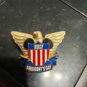 Disney president day pin 2017